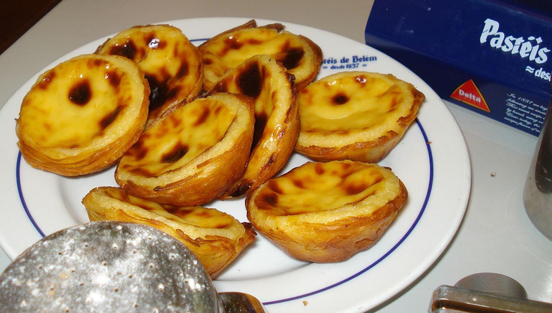 Pasteis de Belem en la pastelería que los comenzó a elaborar. Foto: Wikipedia